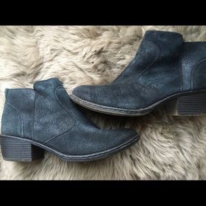 Born booties size 40